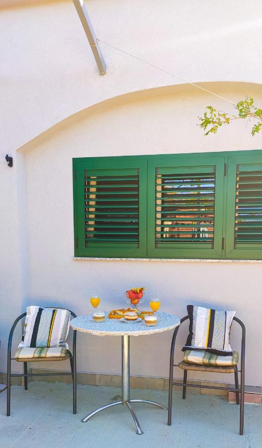 Apartments Marija Karlobag Luaran gambar