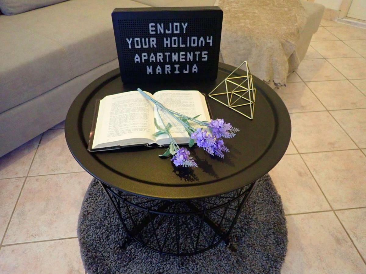 Apartments Marija Karlobag Luaran gambar