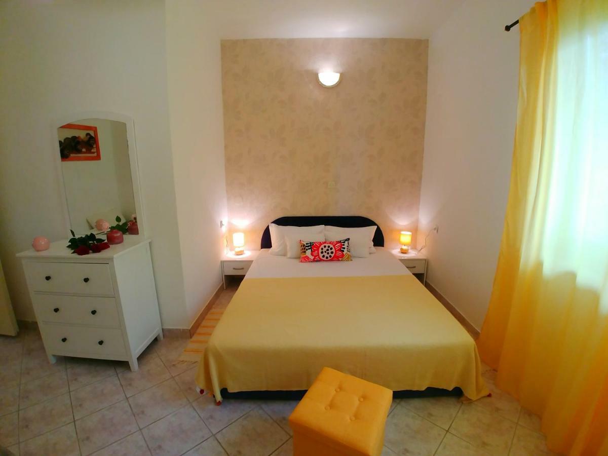 Apartments Marija Karlobag Luaran gambar