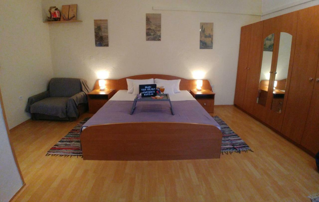 Apartments Marija Karlobag Luaran gambar