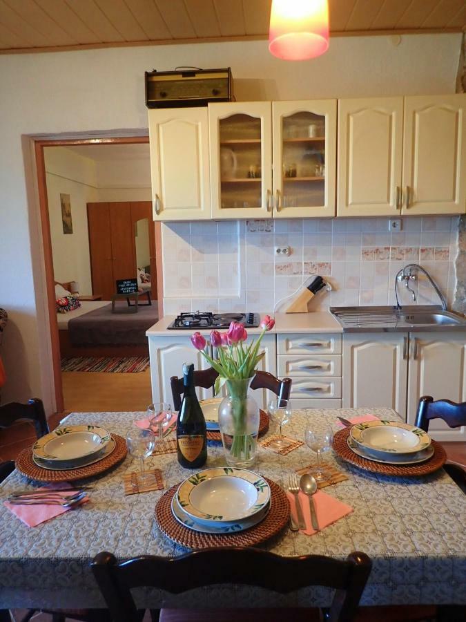Apartments Marija Karlobag Luaran gambar